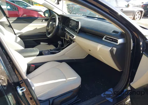 2021 Kia K5 Lxs z USA, uszkodzony, nr VIN 5XXG14J2XMG014687